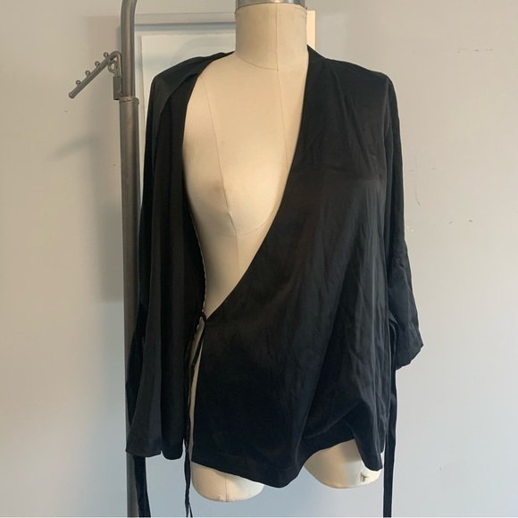 Eileen Fisher Silk Blend V-Neck Black Wrap Top NWT - Picture 4 of 6